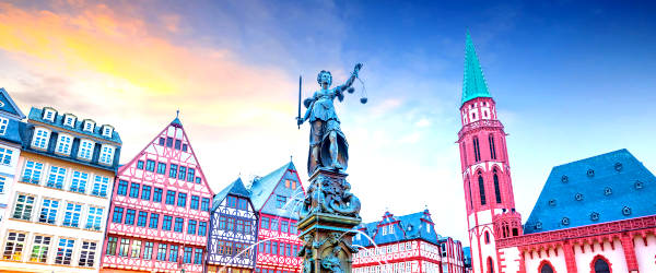 Old Town Square Romerberg In Frankfurt, Germany Old Town Square Romerberg In Frankfurt