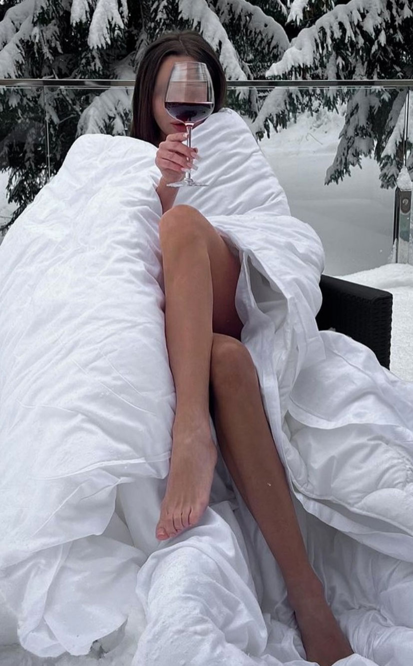 BL Escort Models 2024 12 09 Blog Header Luxus Escort St. Moritz – Eleganz und Glamour im Winterparadies Blue Label Models