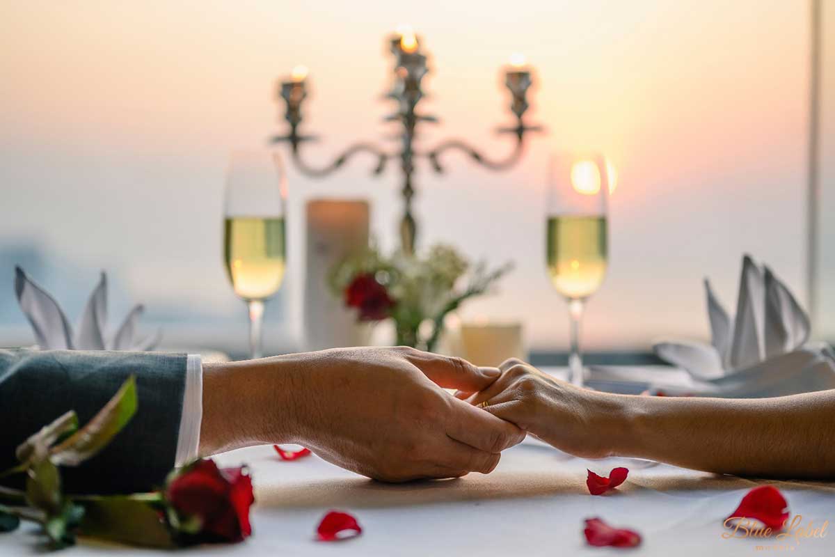 Dinner Date with High Class Escort Model ESCORT DINNER DATE